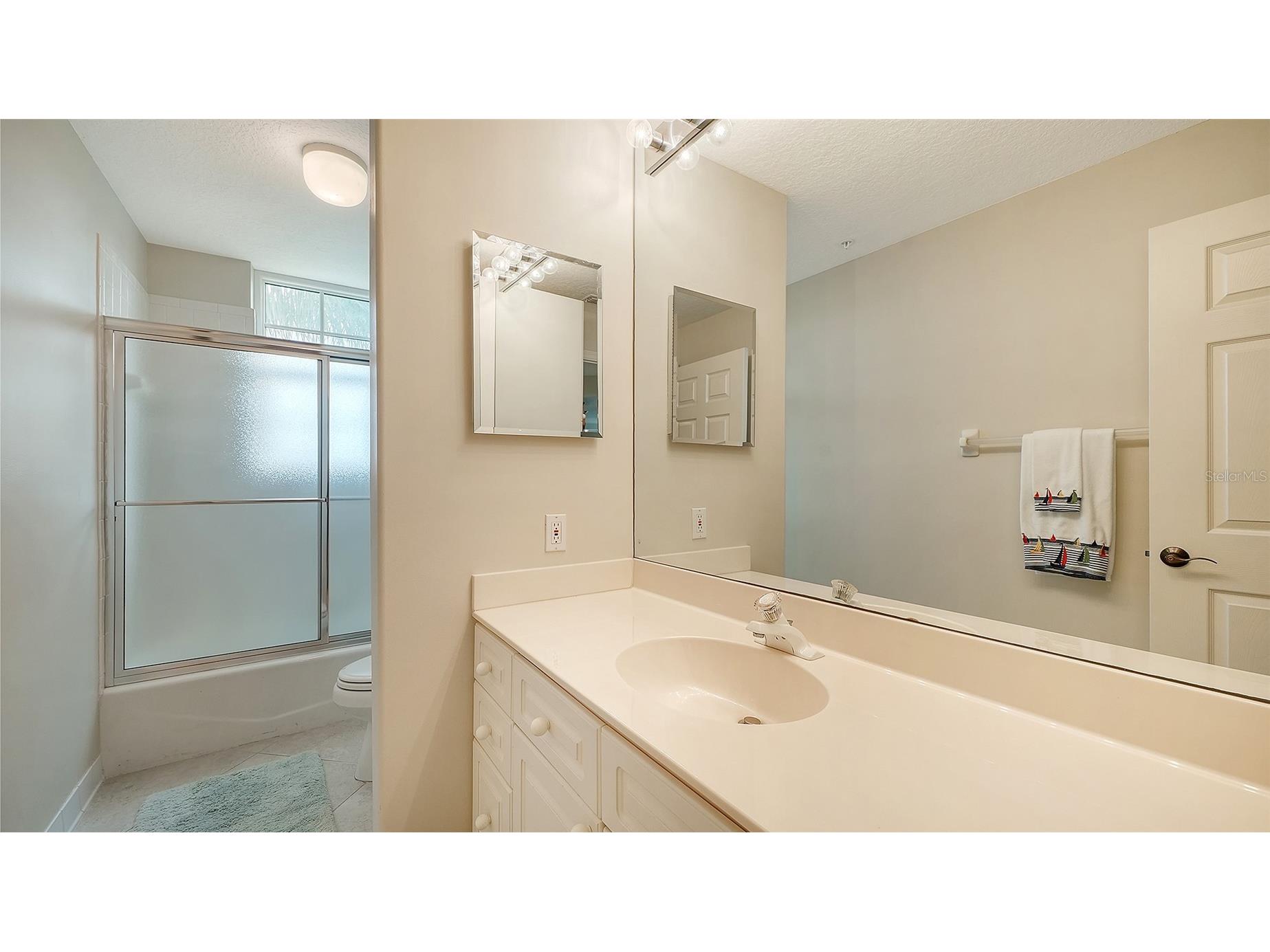 5420 Eagles Point Circle #206 Sarasota FL 34231 A4695981 image29