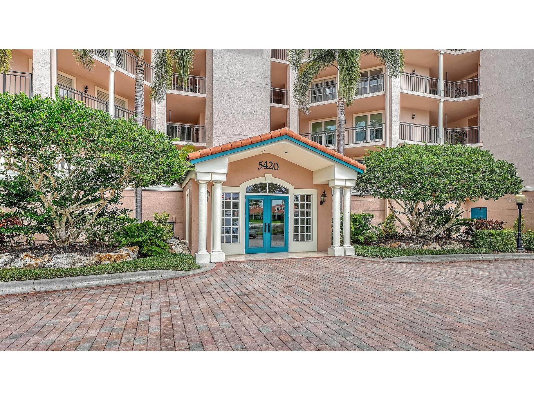 5420 Eagles Point Circle #206 Sarasota FL 34231 A4695981 image3