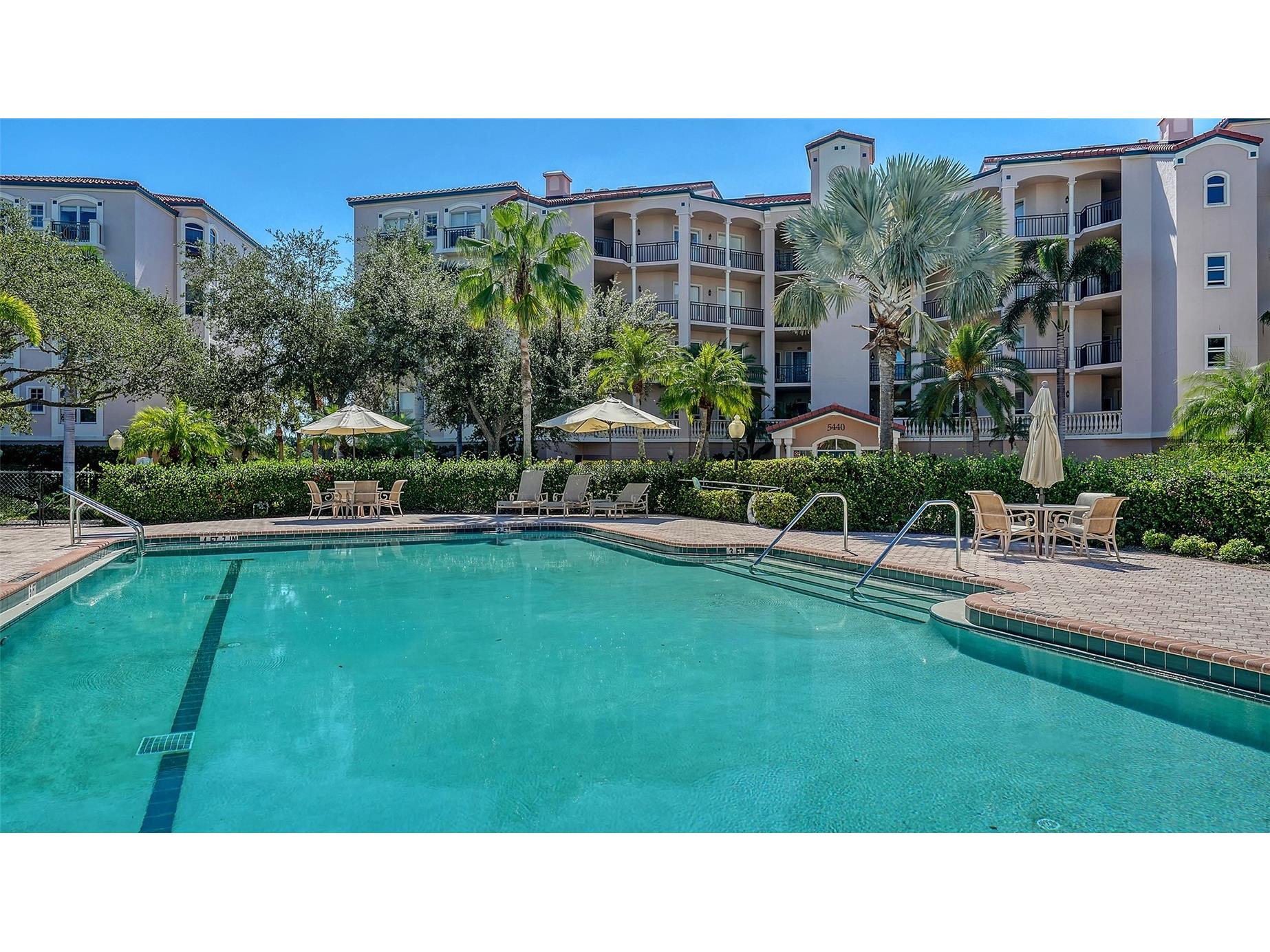 5420 Eagles Point Circle #206 Sarasota FL 34231 A4695981 image35