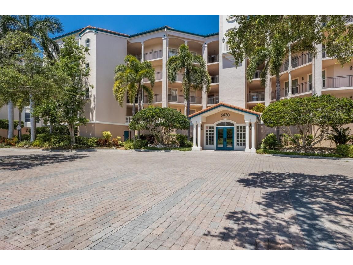 5420 Eagles Point Circle #304 Sarasota FL 34231 - SARASOTA BAY A4613266 image1