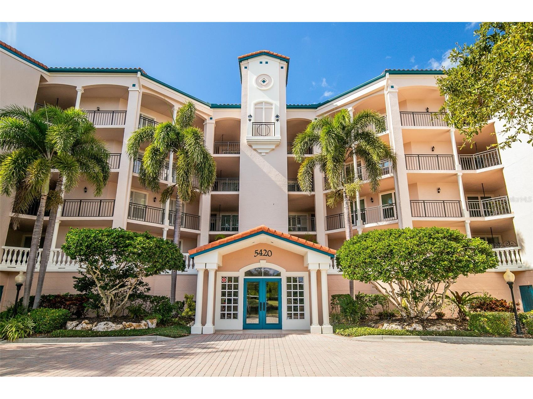 5420 Eagles Point Circle #304 Sarasota FL 34231 - SARASOTA BAY A4678865 image1