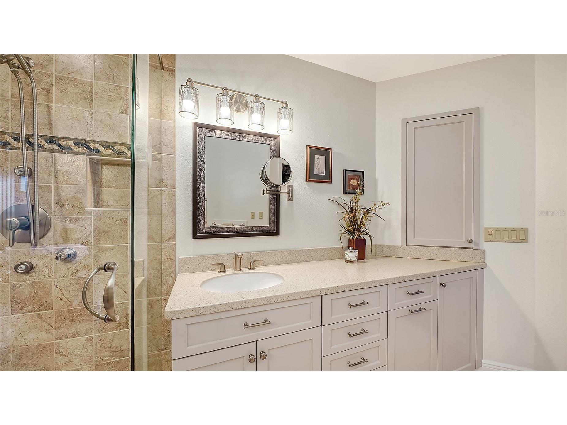 5420 Eagles Point Circle #402 Sarasota FL 34231 A4692894 image25