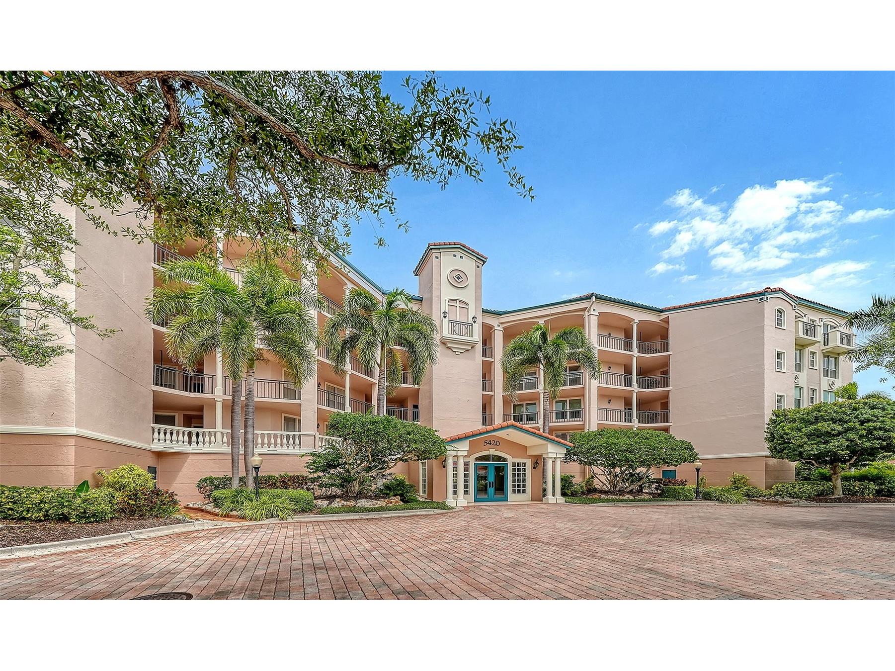 5420 Eagles Point Circle #406 Sarasota FL 34231 A4695955 image1