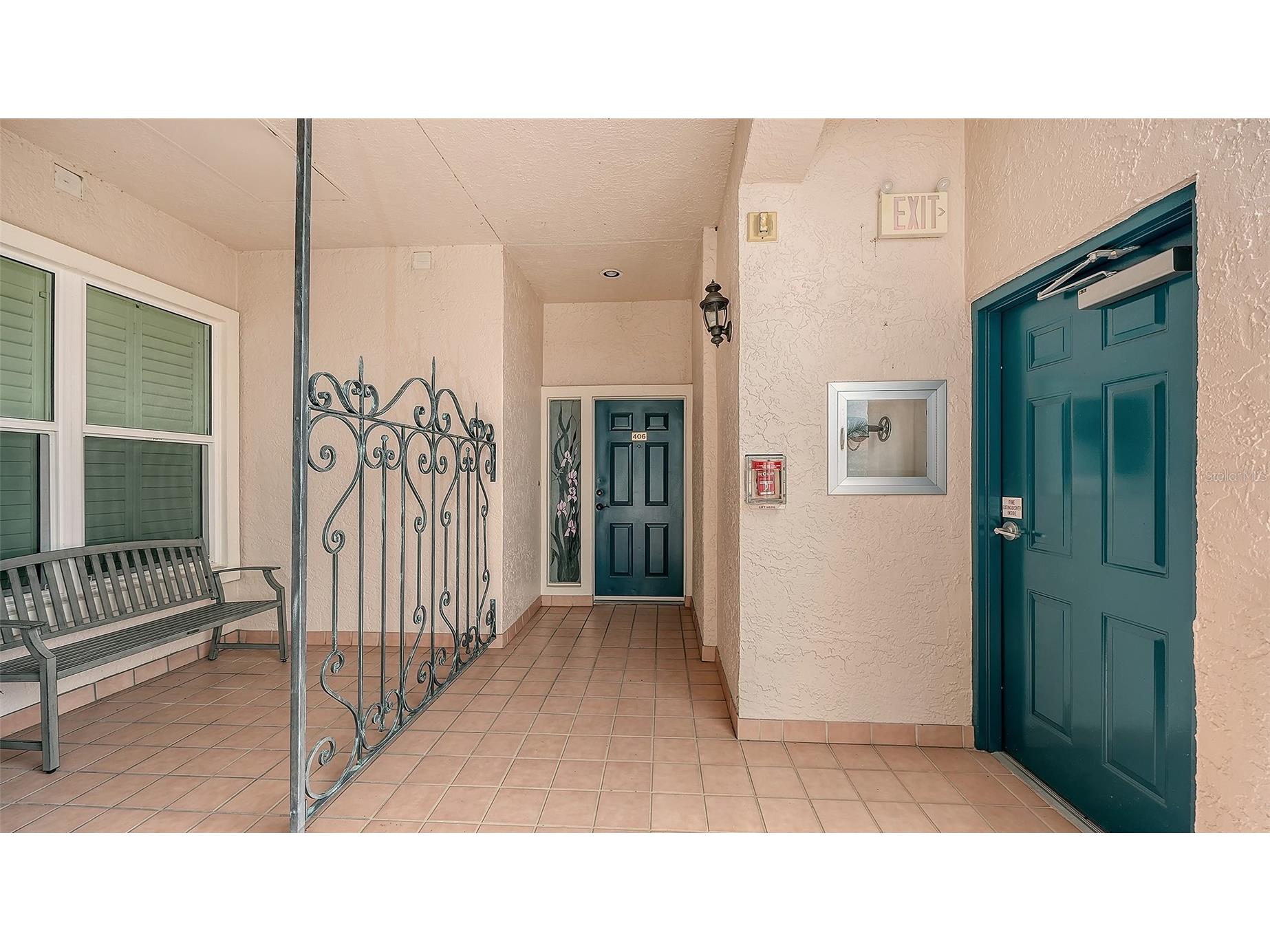 5420 Eagles Point Circle #406 Sarasota FL 34231 A4695955 image4