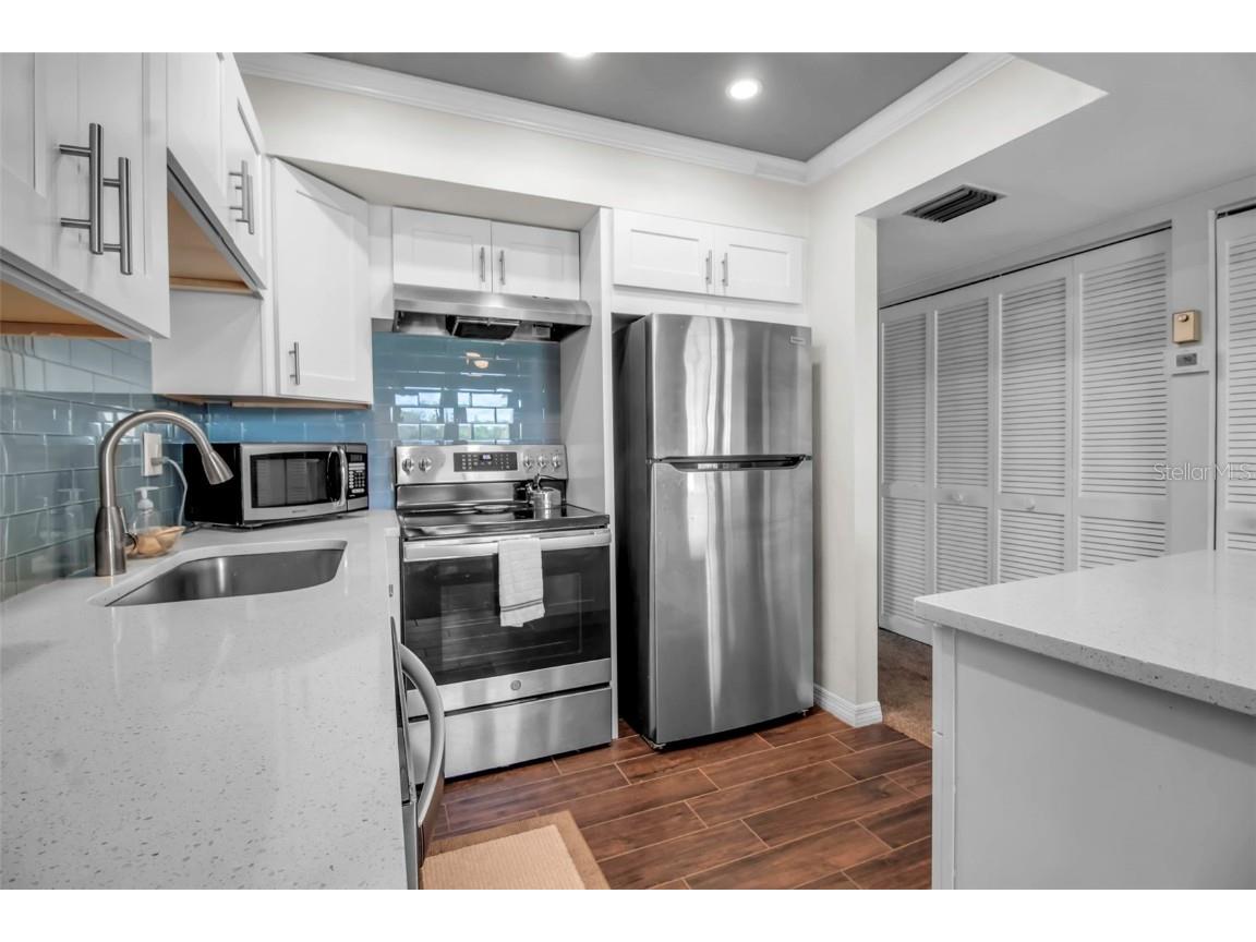 5420 Swift Road #38 Sarasota FL 34231 A4671406 image8