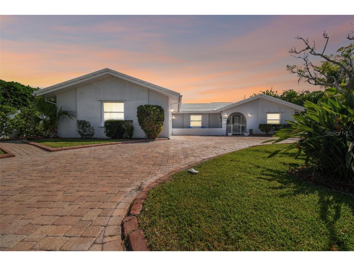 5420 Windward Way New Port Richey FL 34652 W7858941 image1