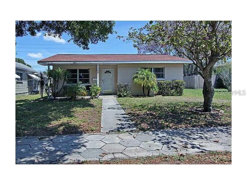 5421 Dartmouth Avenue N Saint Petersburg FL 33710 TB8335436 image1