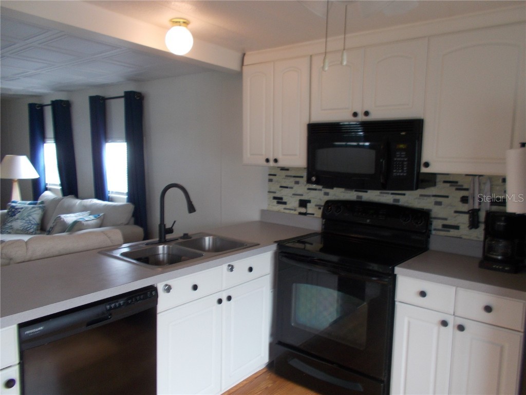 5421 Holiday Park Boulevard North Port FL 34287 C7507230 image3