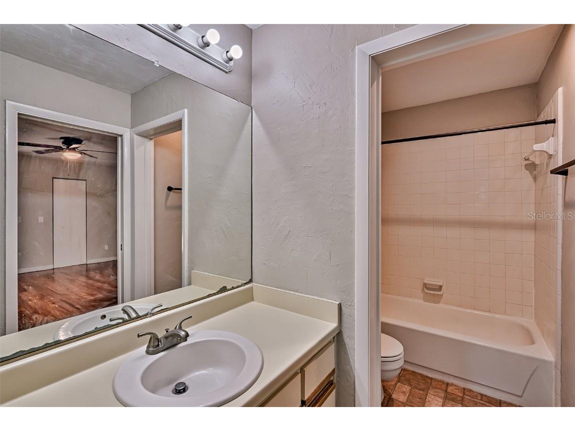 5422 SW 4th Place Gainesville FL 32607 GC533996 image22