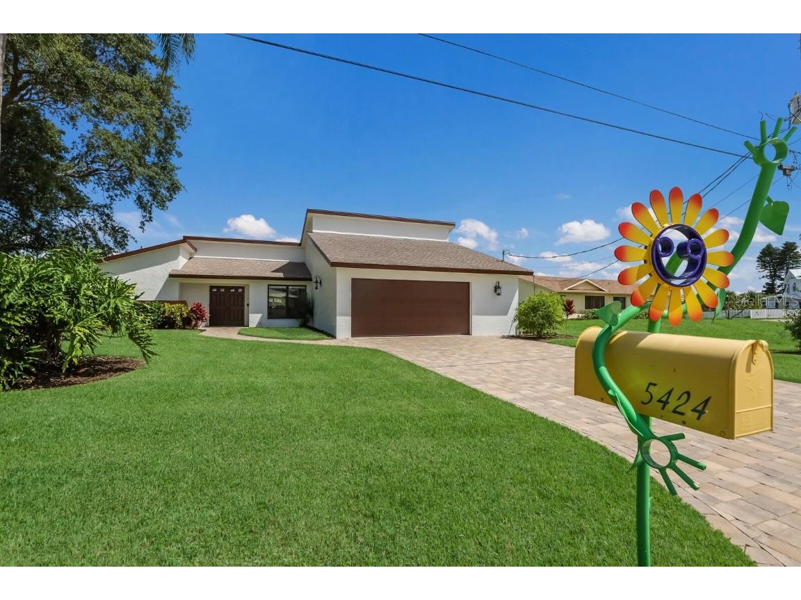 5424 America Drive Sarasota FL 34231 - PHILLIPPI CREEK A4605862 image1