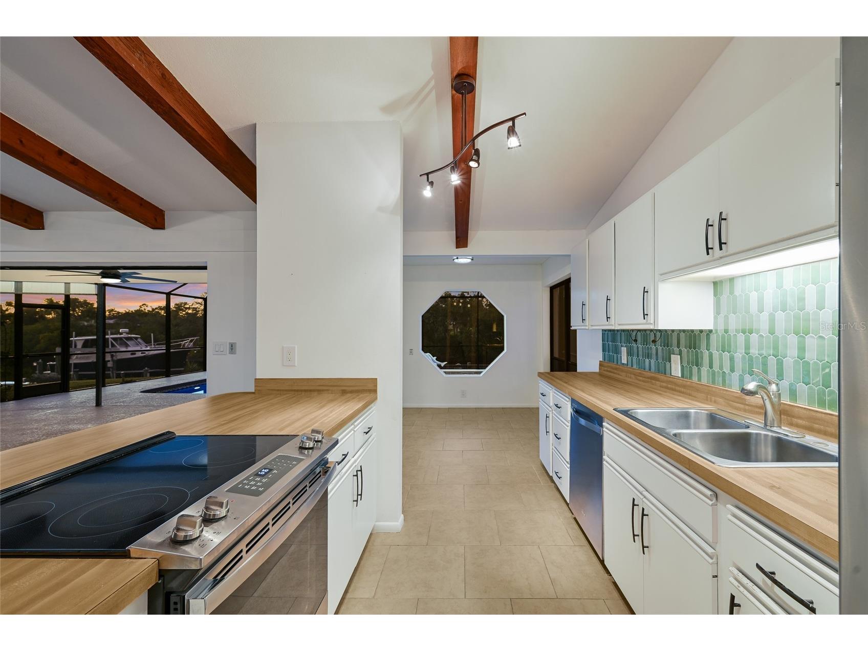 5424 America Drive Sarasota FL 34231 - PHILLIPPI CREEK A4679427 image15