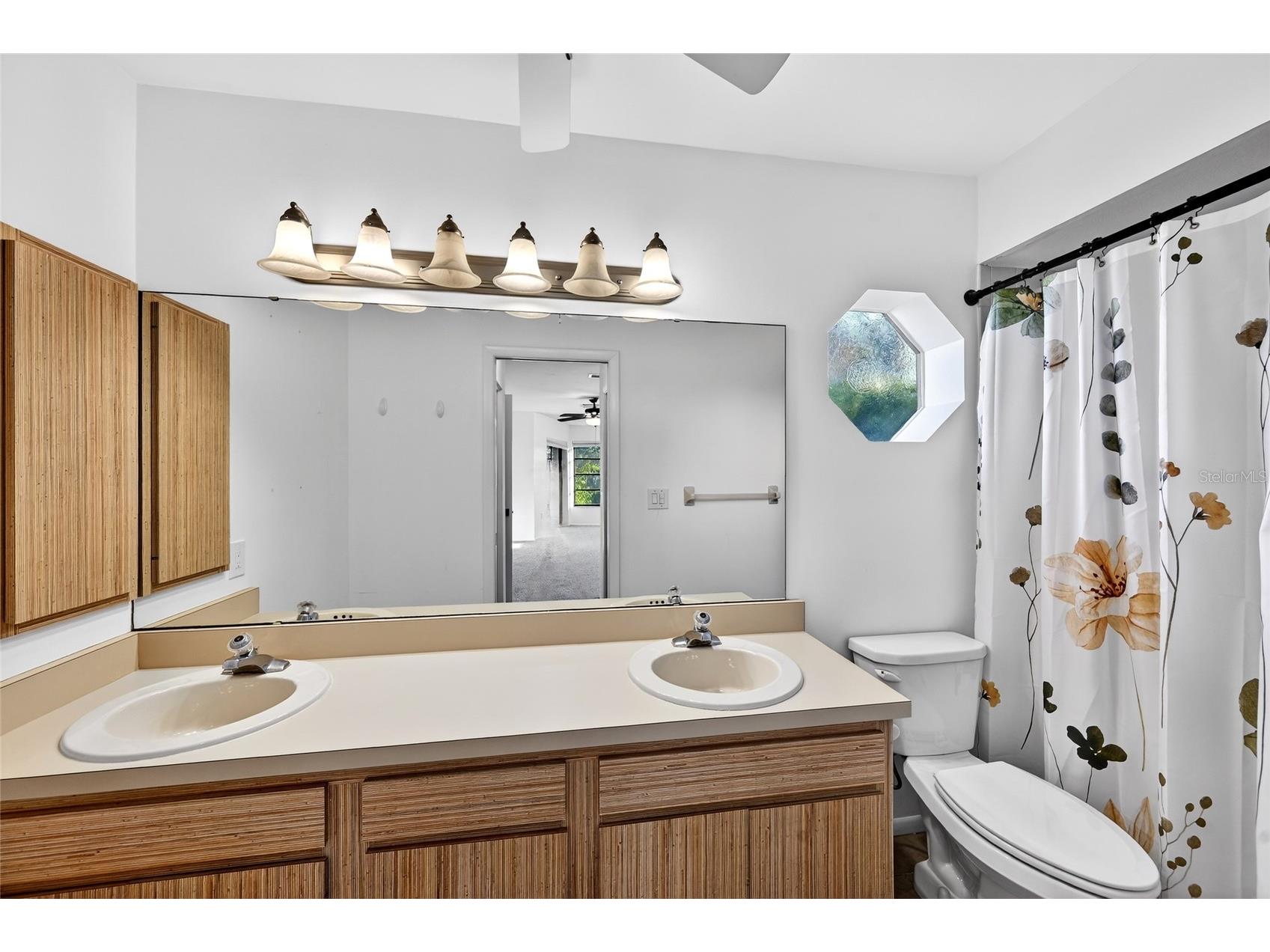 5424 America Drive Sarasota FL 34231 - PHILLIPPI CREEK A4679427 image32