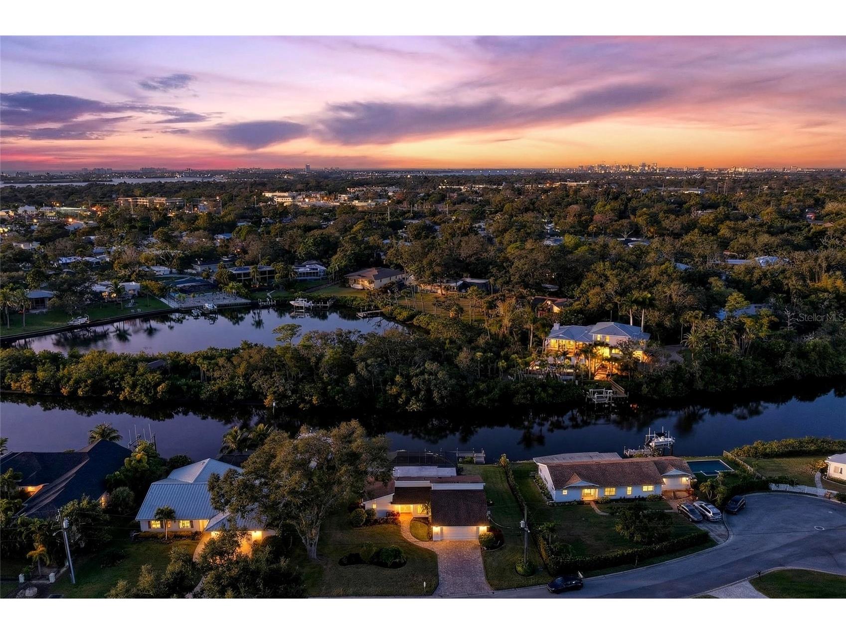 5424 America Drive Sarasota FL 34231 - PHILLIPPI CREEK A4679427 image4