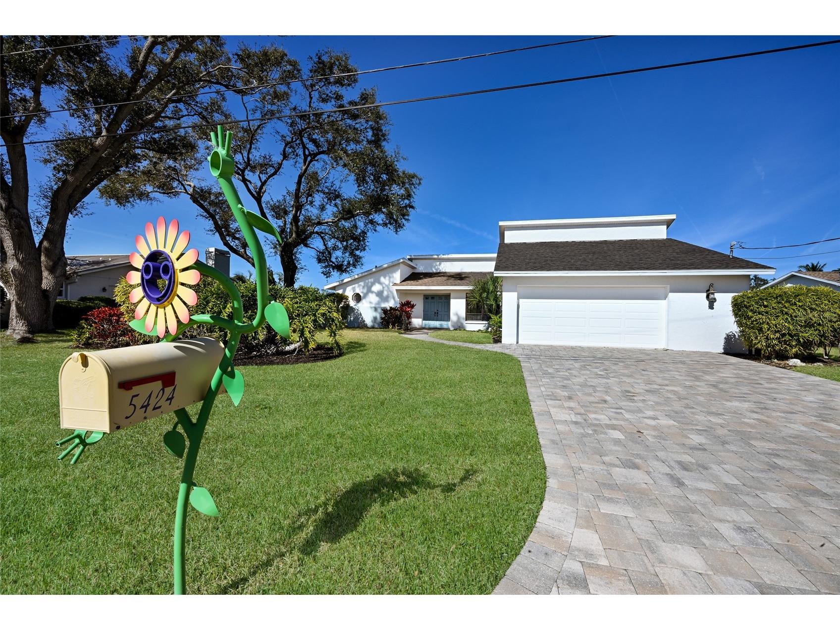 5424 America Drive Sarasota FL 34231 - PHILLIPPI CREEK A4679427 image8