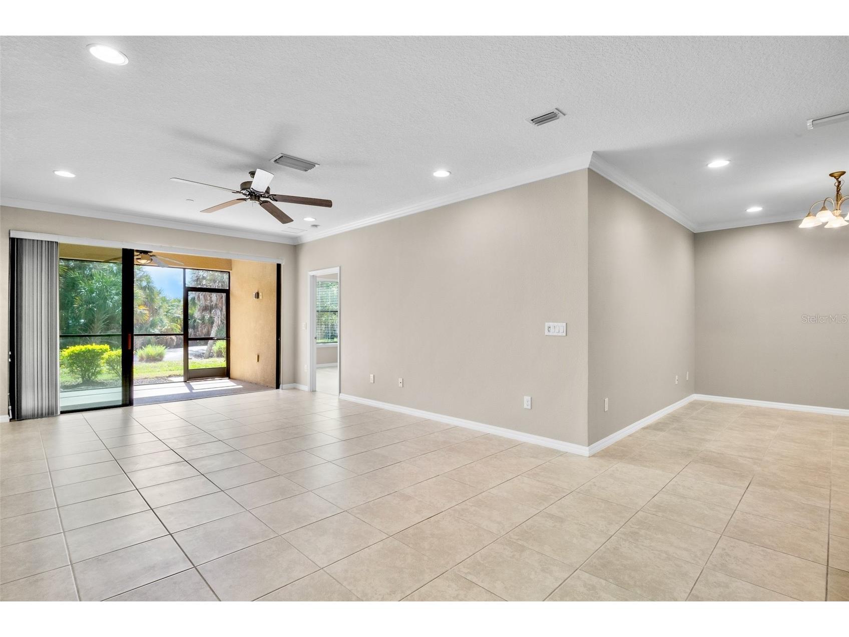 5425 Cicerone Street #102 Sarasota FL 34238 A4684725 image12