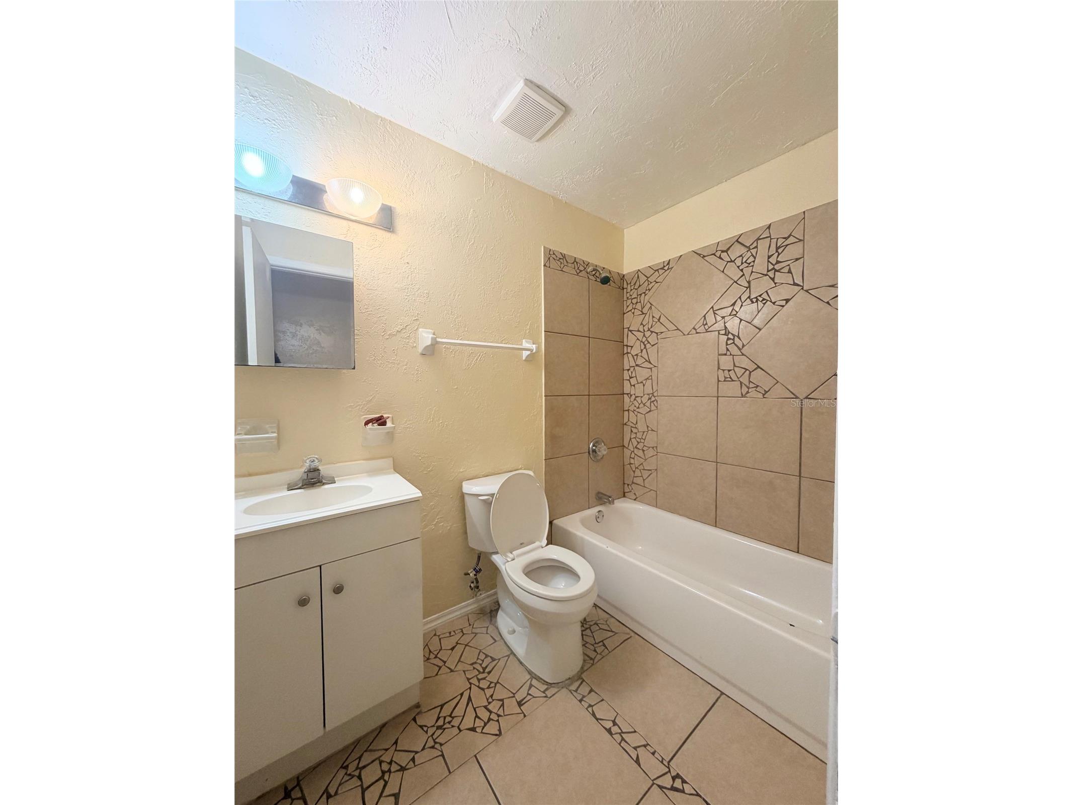 5425 Karen Court Orlando FL 32811 O6417189 image8