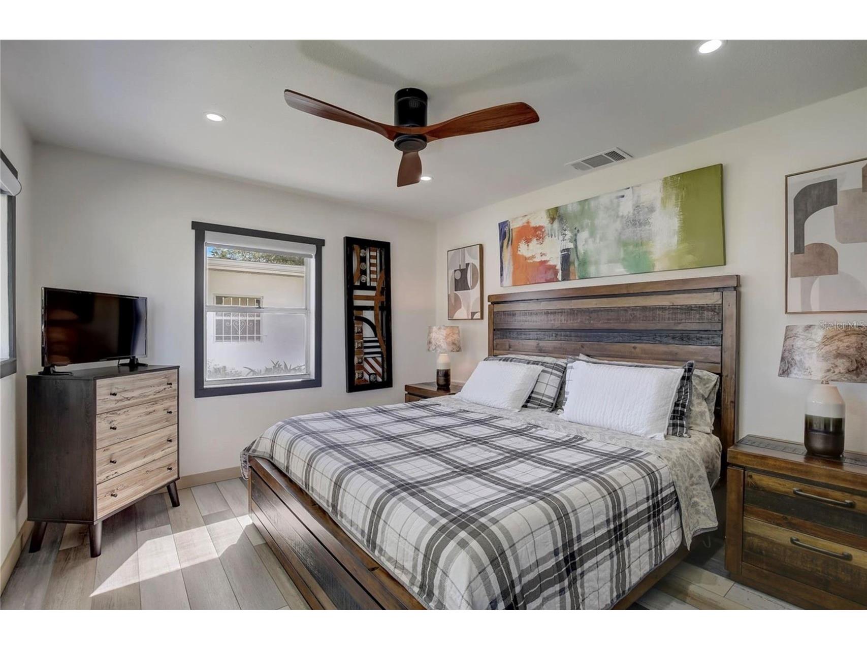 5428 7th Avenue N Saint Petersburg FL 33710 TB8497608 image17
