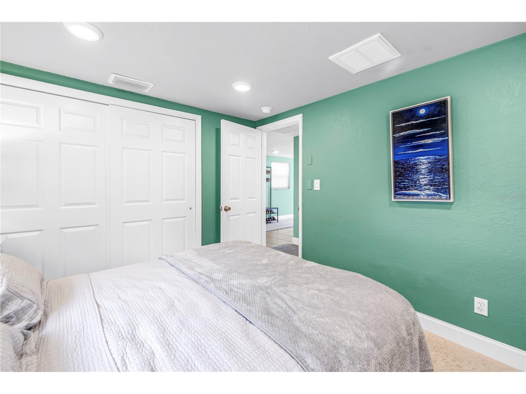 543 72nd Ave N Saint Petersburg FL 33702 TB8517667 image17
