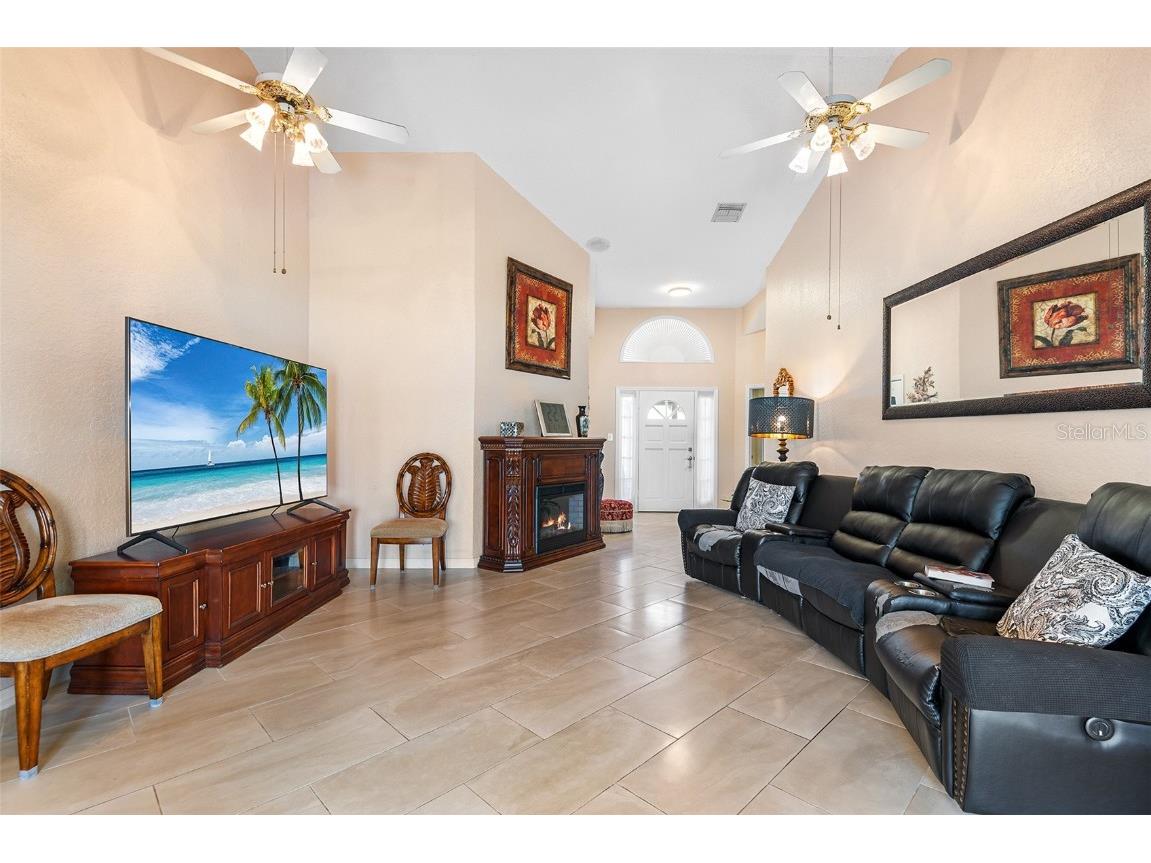 543 Clubhill Dr Haines City FL 33844 P4935716 image2