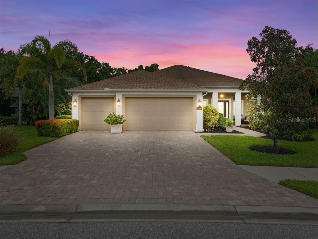 543 Honeyflower Loop Bradenton FL 34212 U8248289 image1