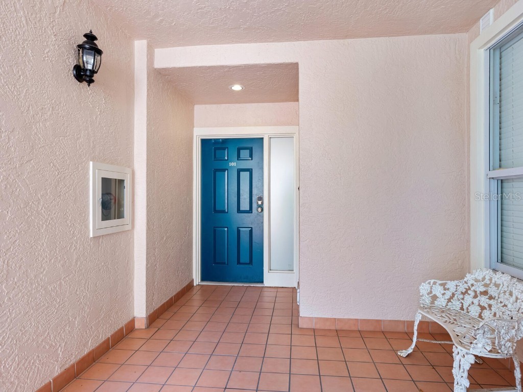 5430 Eagles Point Circle #101 Sarasota FL 34231 A4651463 image6
