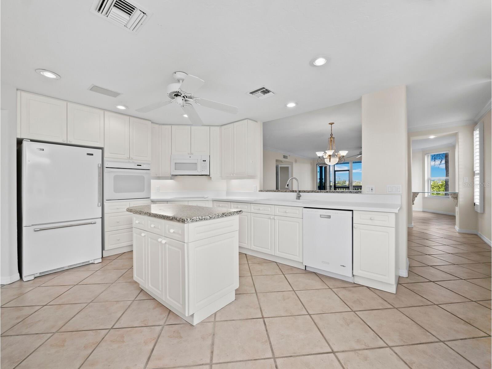 5430 Eagles Point Circle #105 Sarasota FL 34231 A4681273 image13