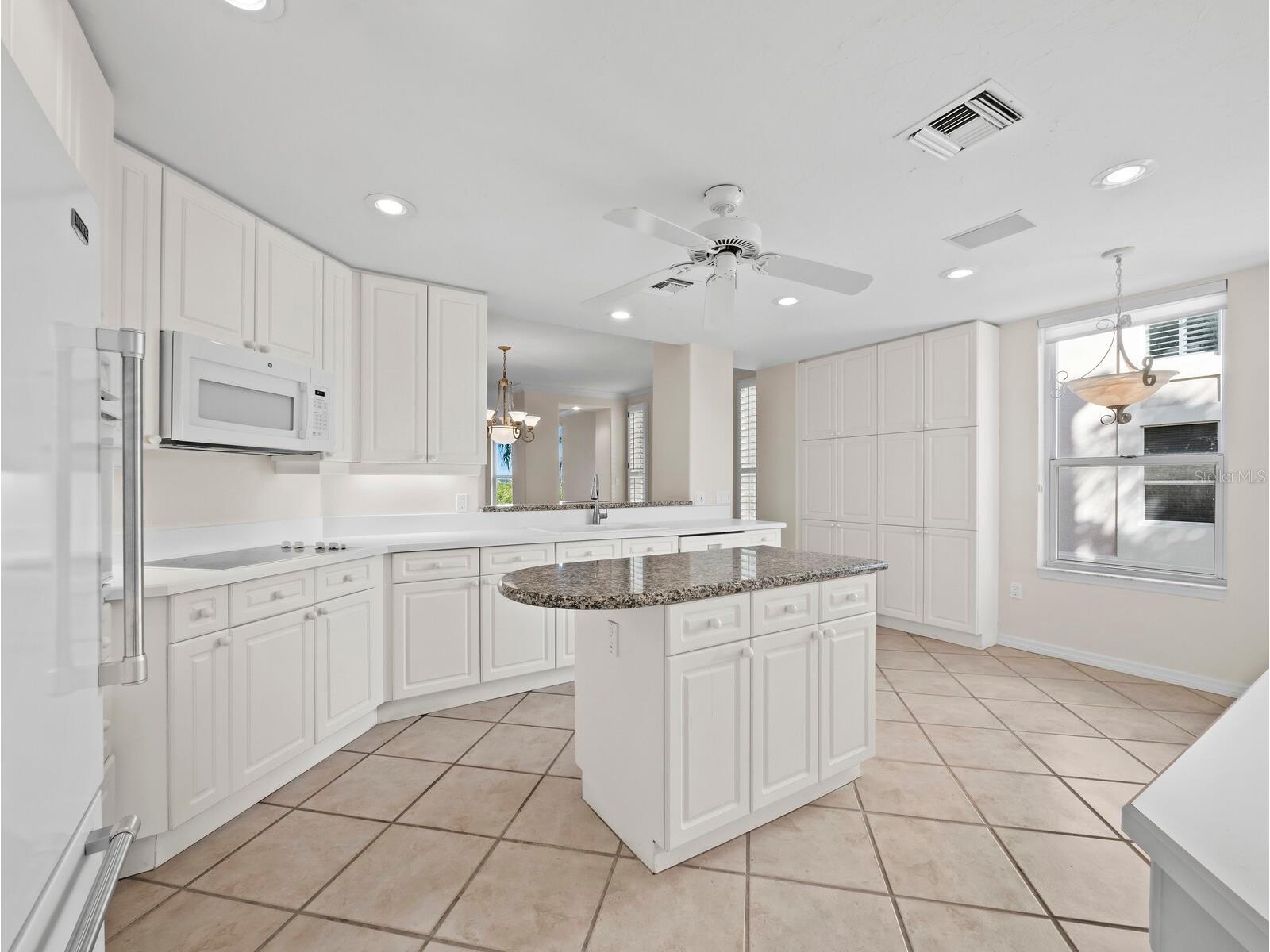 5430 Eagles Point Circle #105 Sarasota FL 34231 A4681273 image14