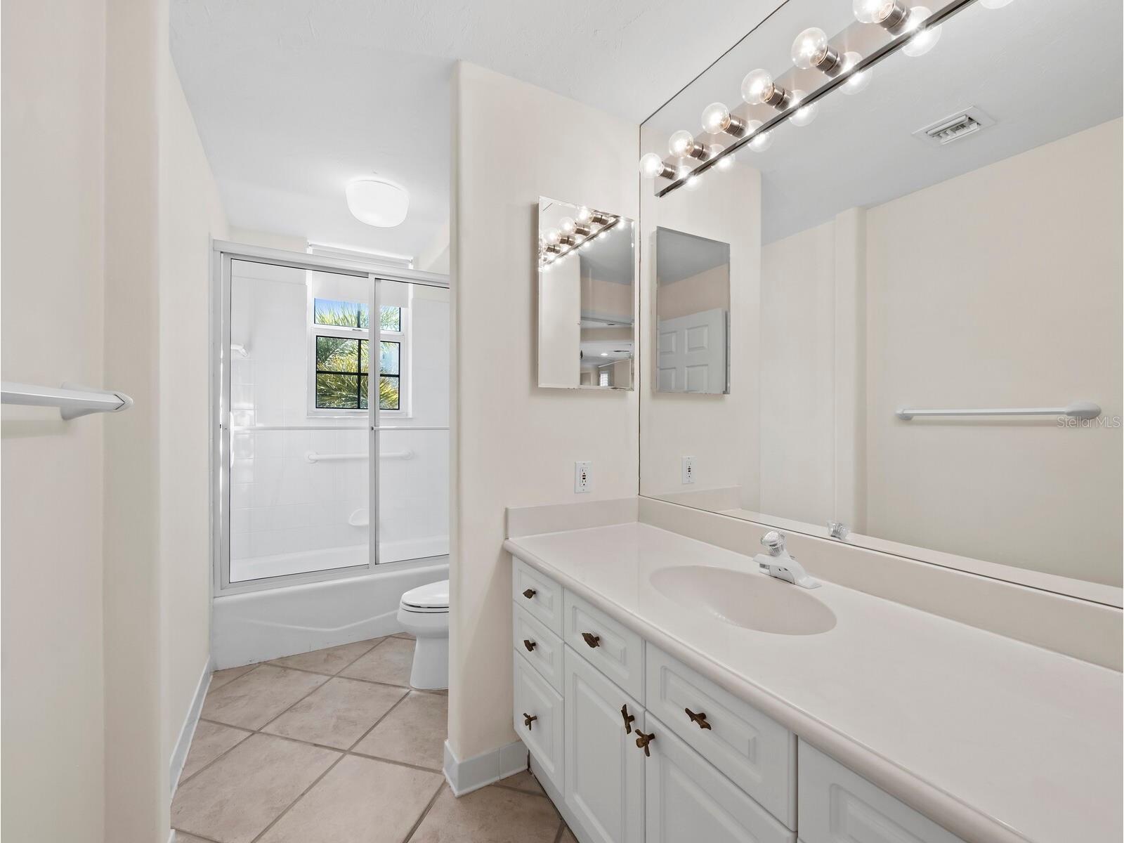 5430 Eagles Point Circle #105 Sarasota FL 34231 A4681273 image23