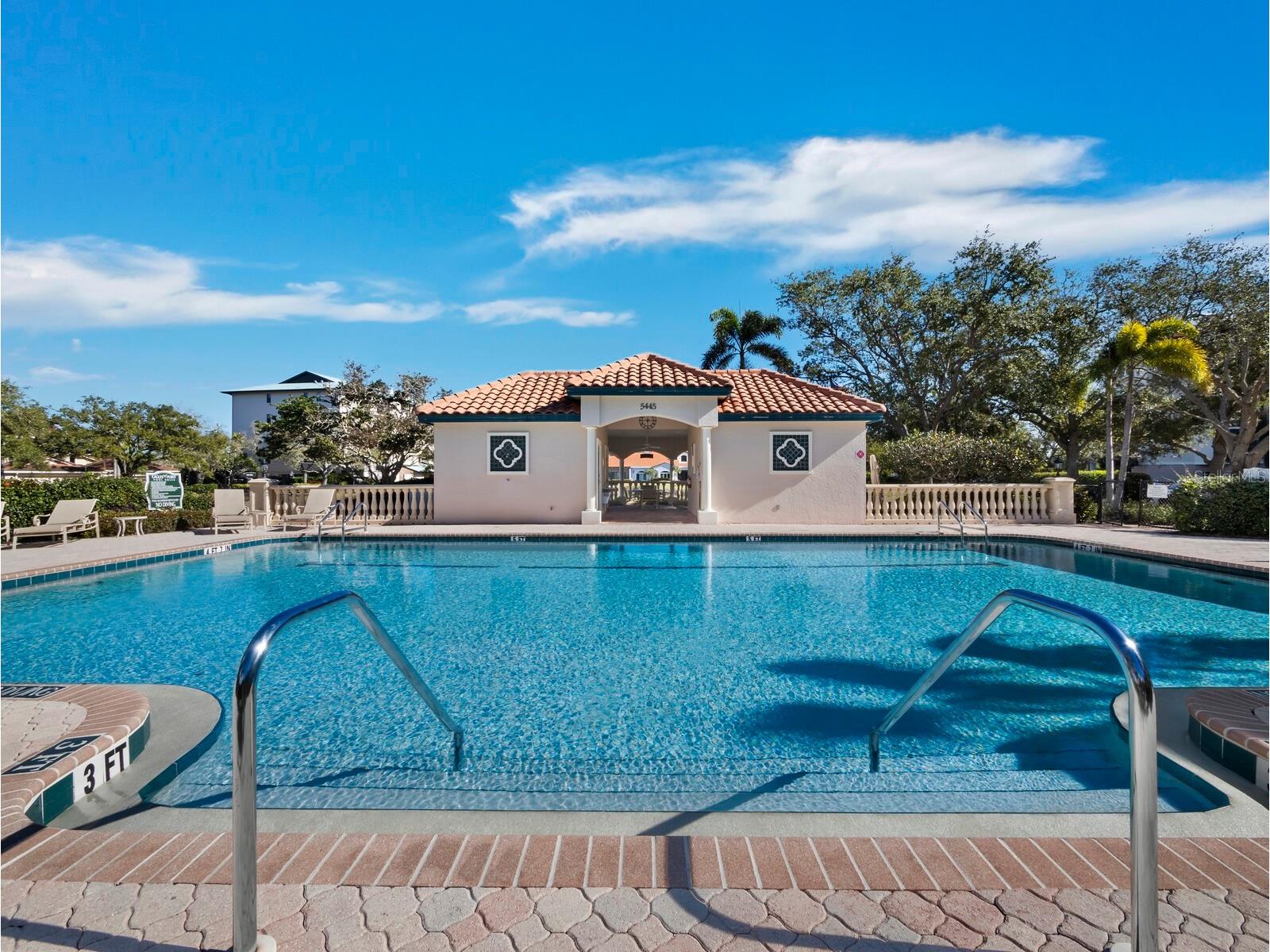5430 Eagles Point Circle #105 Sarasota FL 34231 A4681273 image30