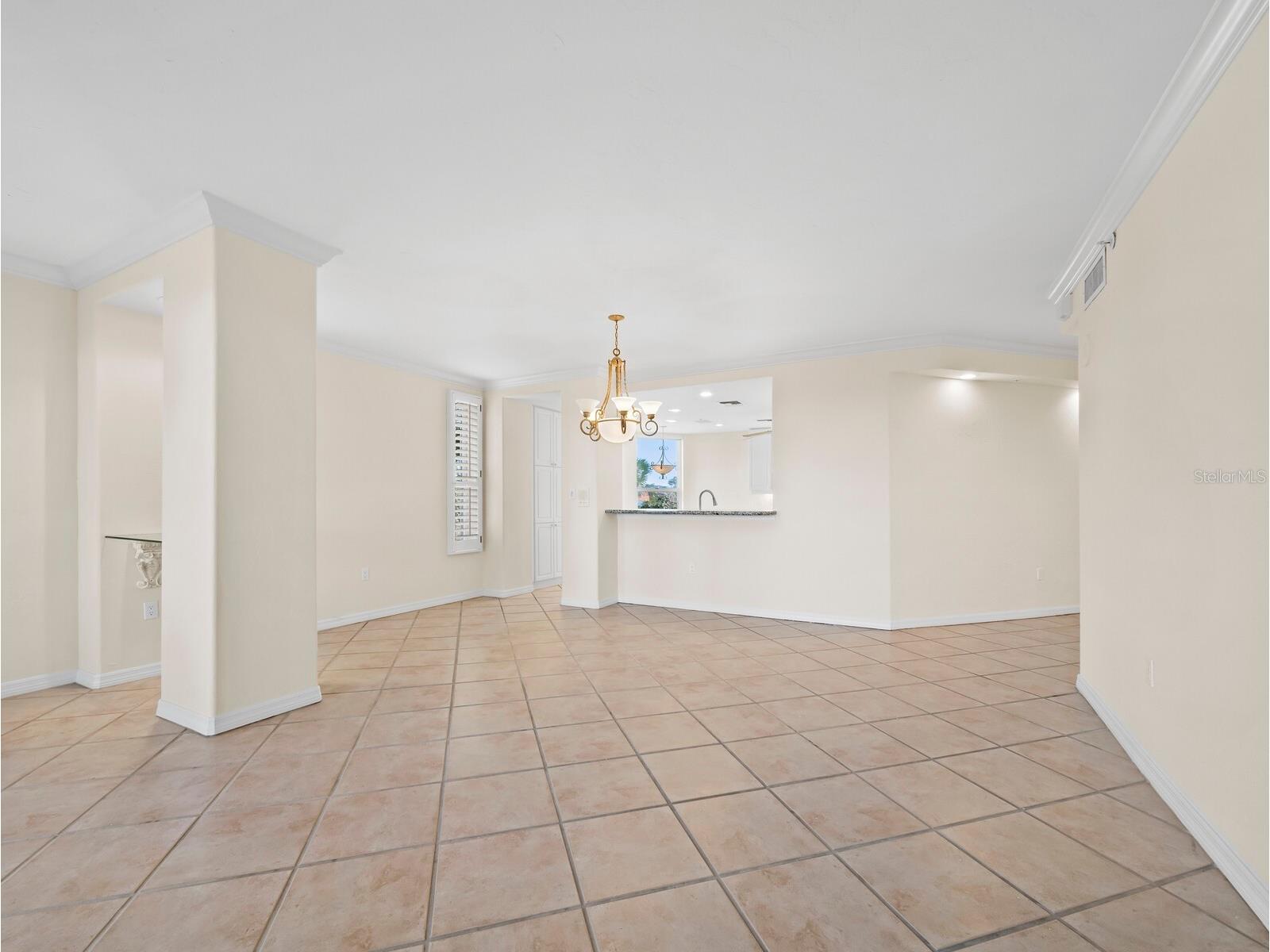 5430 Eagles Point Circle #105 Sarasota FL 34231 A4681273 image7