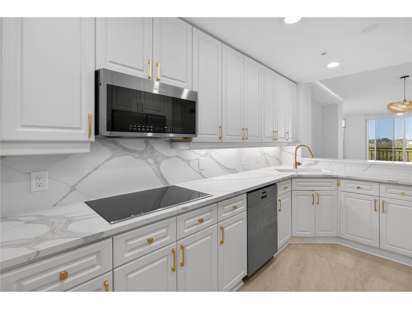 5430 Eagles Point Circle #202 Sarasota FL 34231 - PHILLIPPI CREEK A4693116 image11
