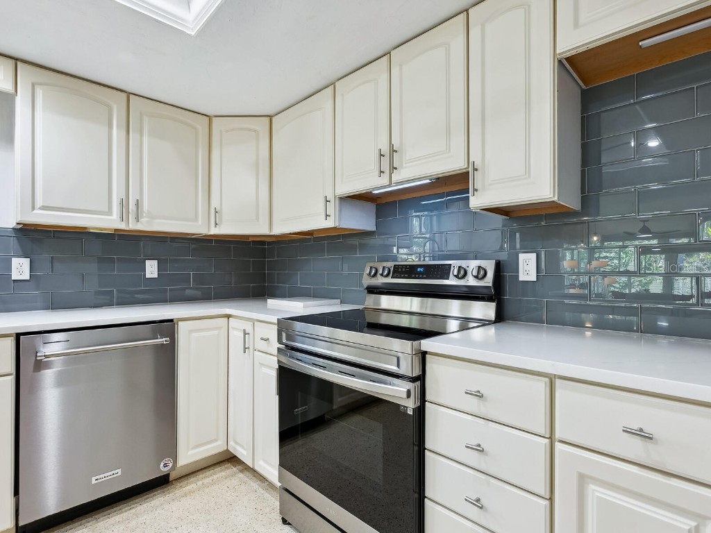 5432 Cape Leyte Drive Sarasota FL 34242 A4649500 image17