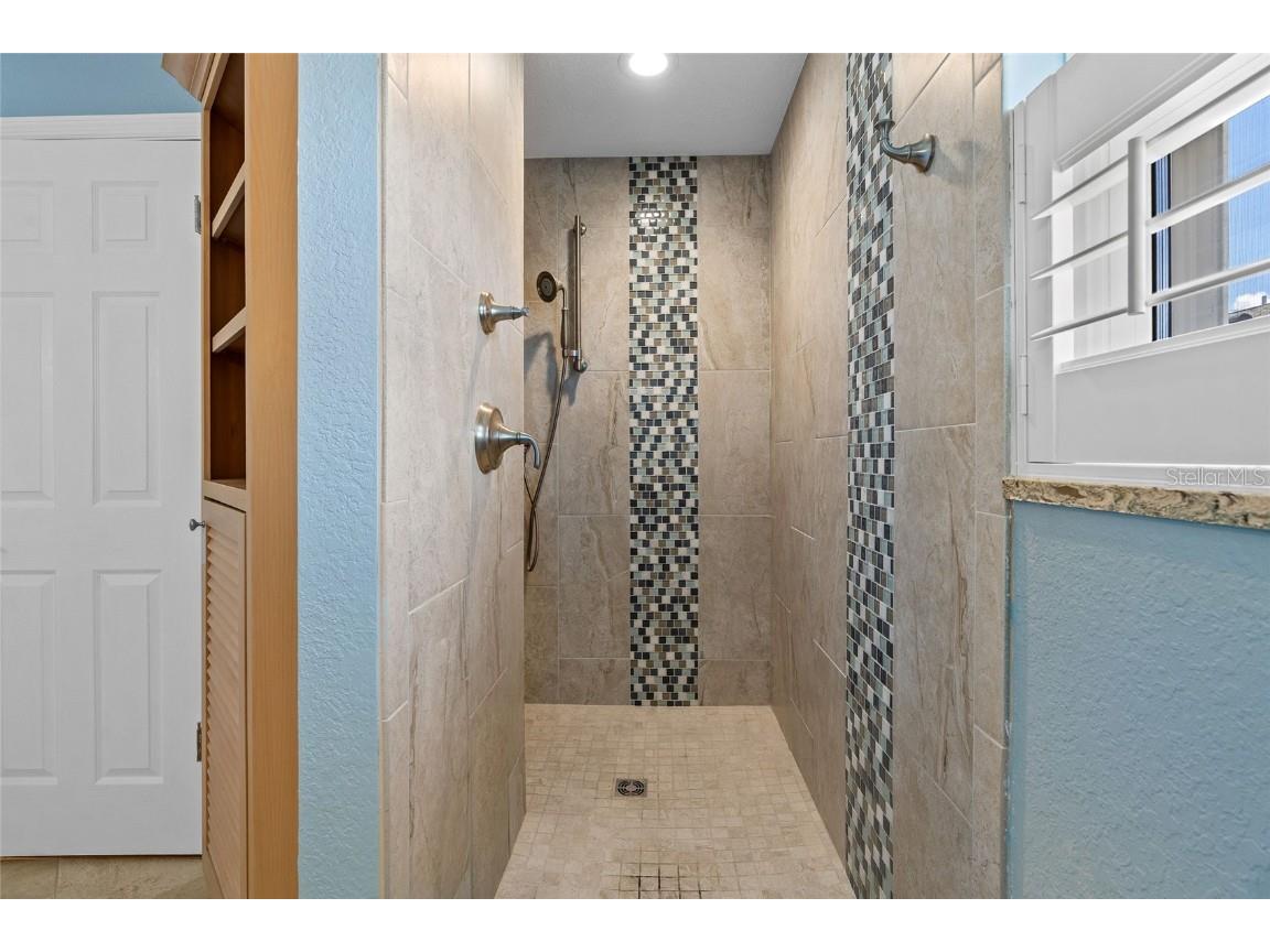 5433 Oakhurst Drive Seminole FL 33772 TB8409546 image22