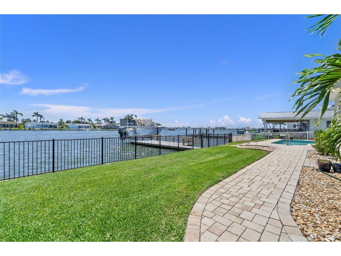 5433 Oakhurst Drive Seminole FL 33772 TB8409546 image32