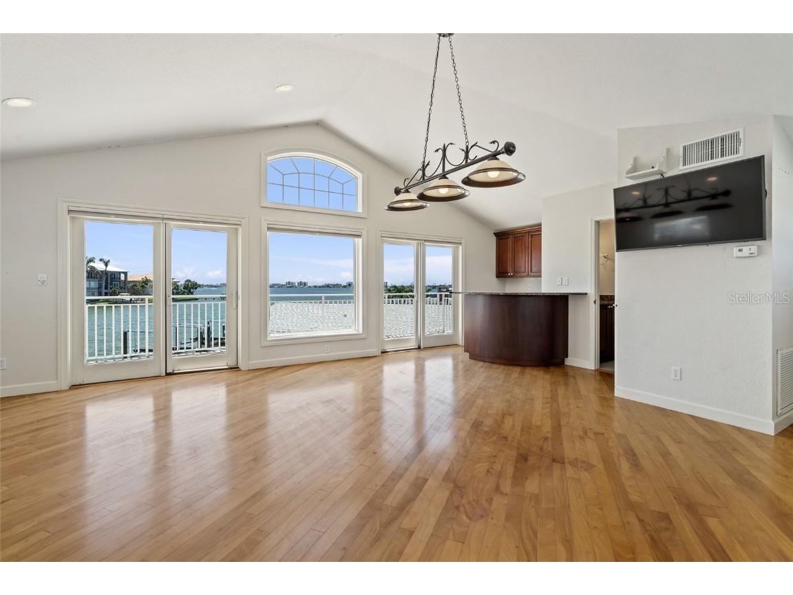 5433 Oakhurst Drive Seminole FL 33772 TB8409546 image5