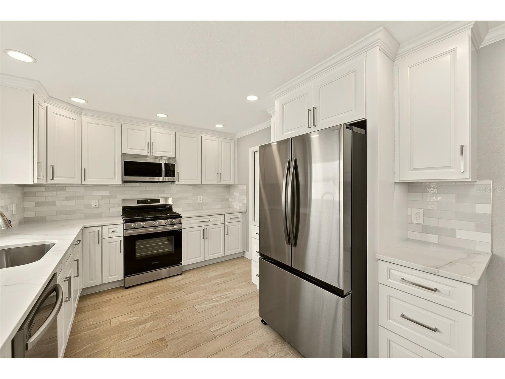 5434 Oakhurst Drive Seminole FL 33772 TB8496805 image14