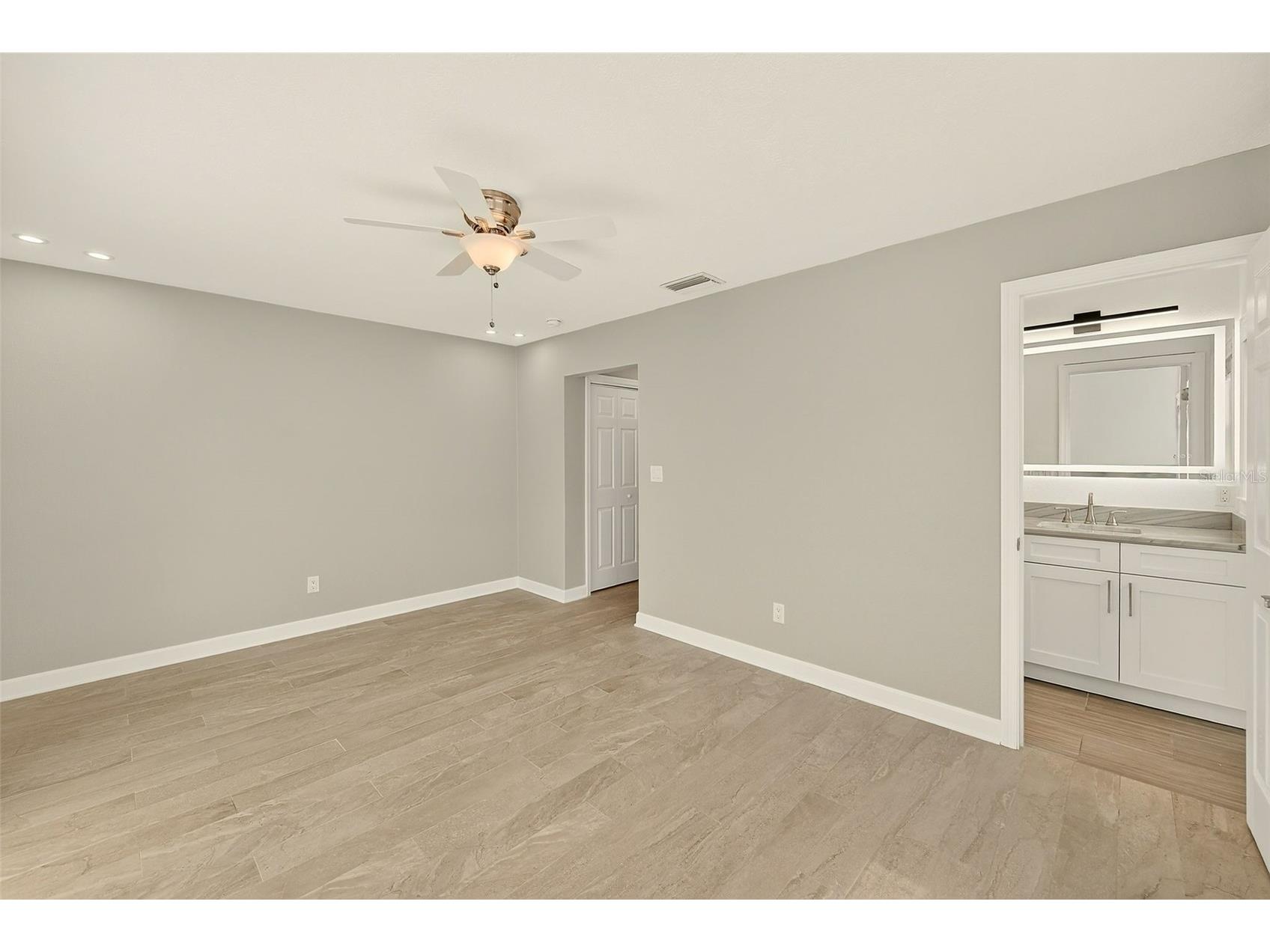 5434 Oakhurst Drive Seminole FL 33772 TB8496805 image20