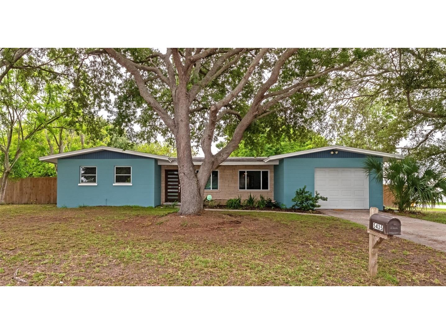 5435 3rd Street W Bradenton FL 34207 A4616572 image1