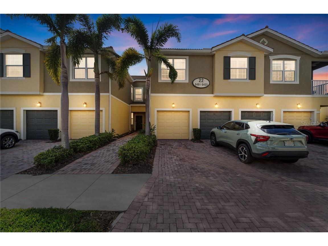 5435 Soapstone Place #22-103 Sarasota FL 34233 A4640106 image1