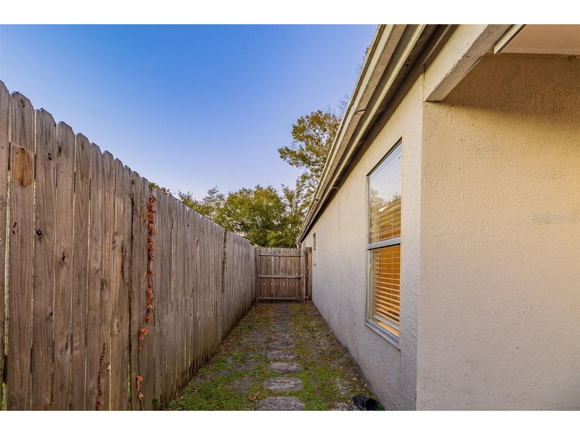 5436 Wood Crossing Street Orlando FL 32811 O6265855 image23