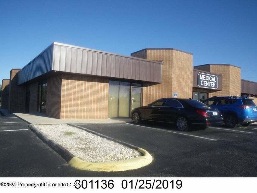 5437 Commercial Way Spring Hill FL 34606 W7866292 image1