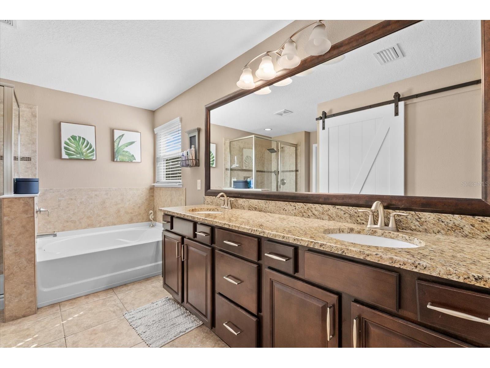 5439 Cartagena Drive Sarasota FL 34233 A4687951 image21