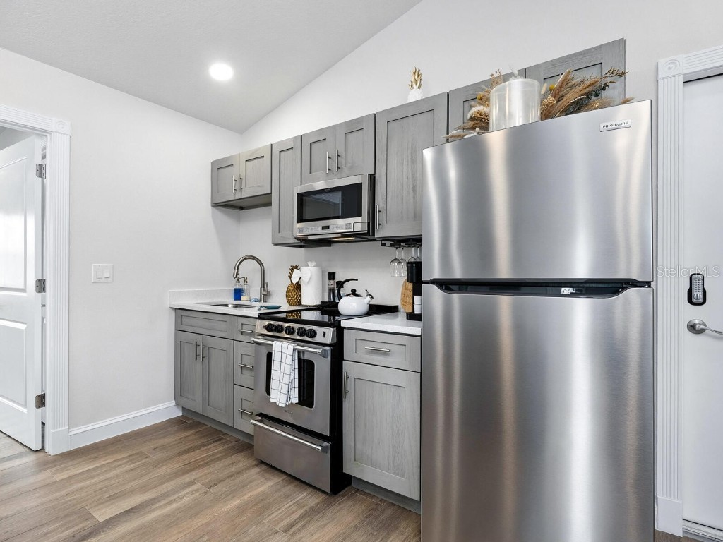 544 Canal Road Sarasota FL 34242 A4657990 image17