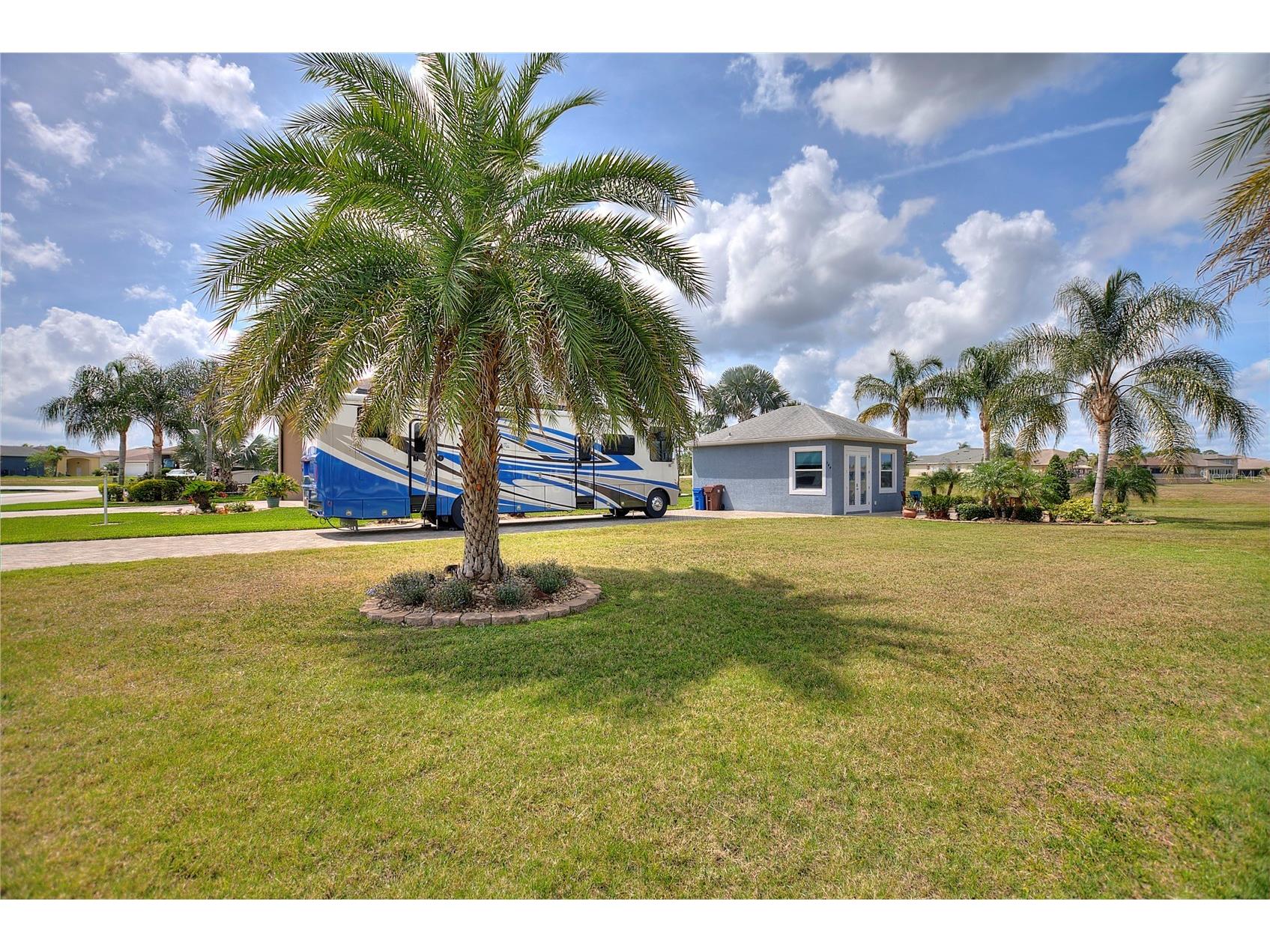 544 Narrow Pond Road Polk City FL 33868 L4957358 image1