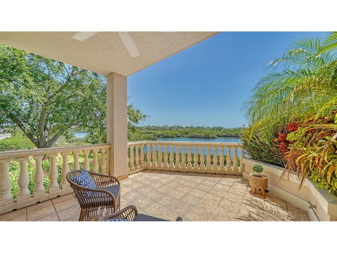 5440 Eagles Point Circle #101 Sarasota FL 34231 - PHILIPPI CREEK A4607712 image1