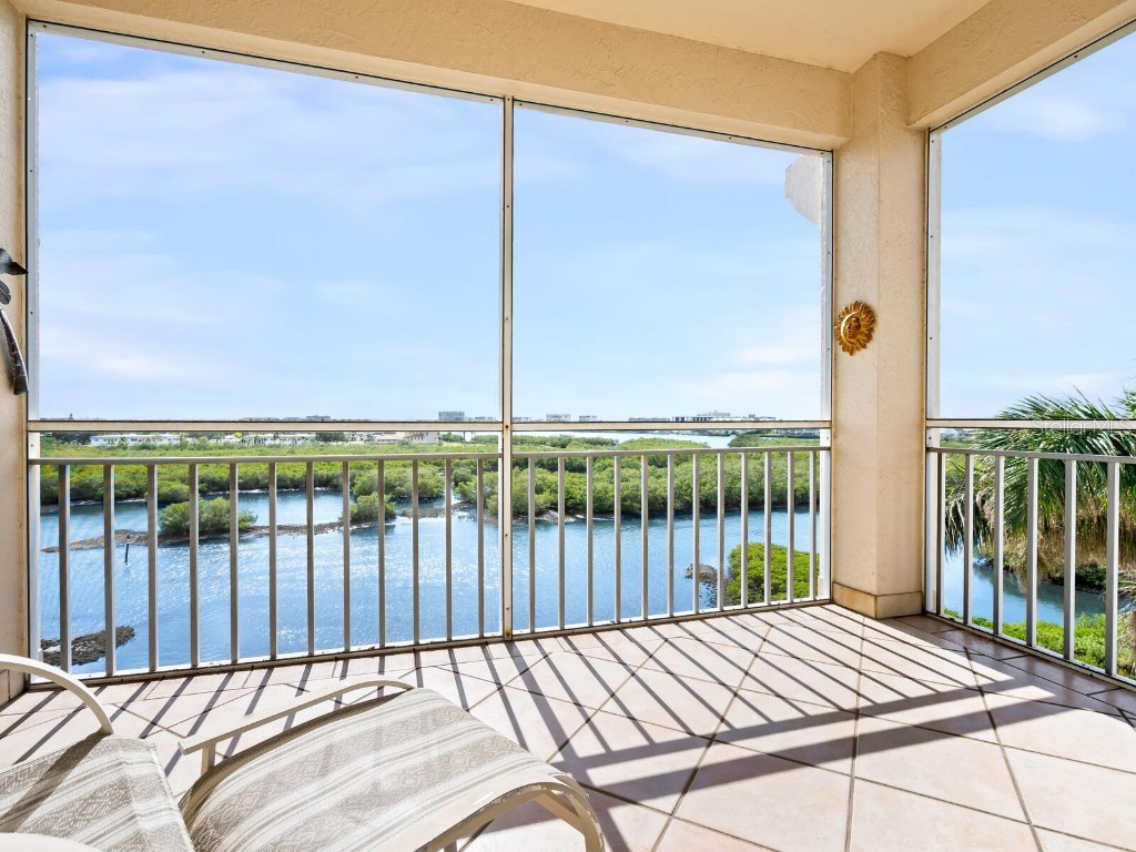5440 Eagles Point Circle #405 Sarasota FL 34231 - PHILLIPPI CREEK A4668461 image1