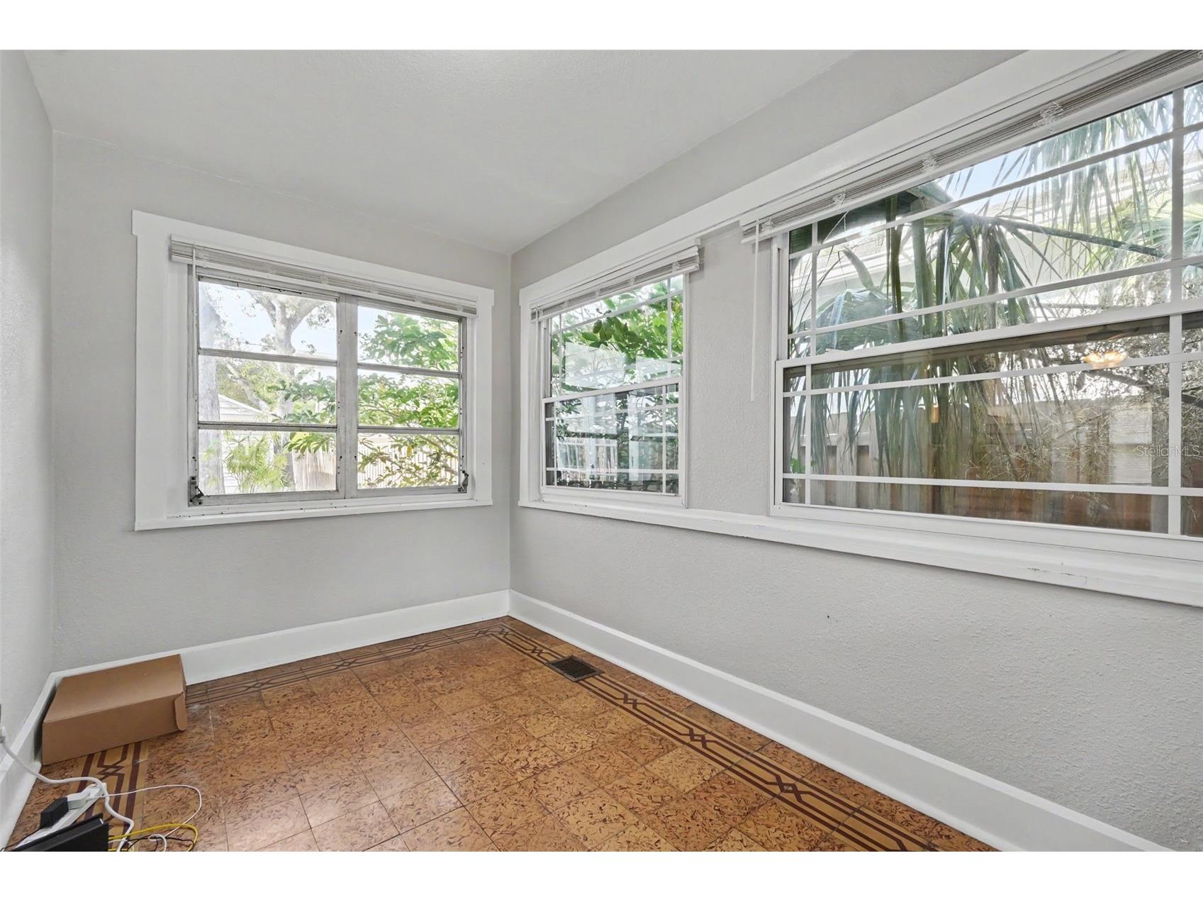 5441 1st Avenue N Saint Petersburg FL 33710 TB8524294 image11