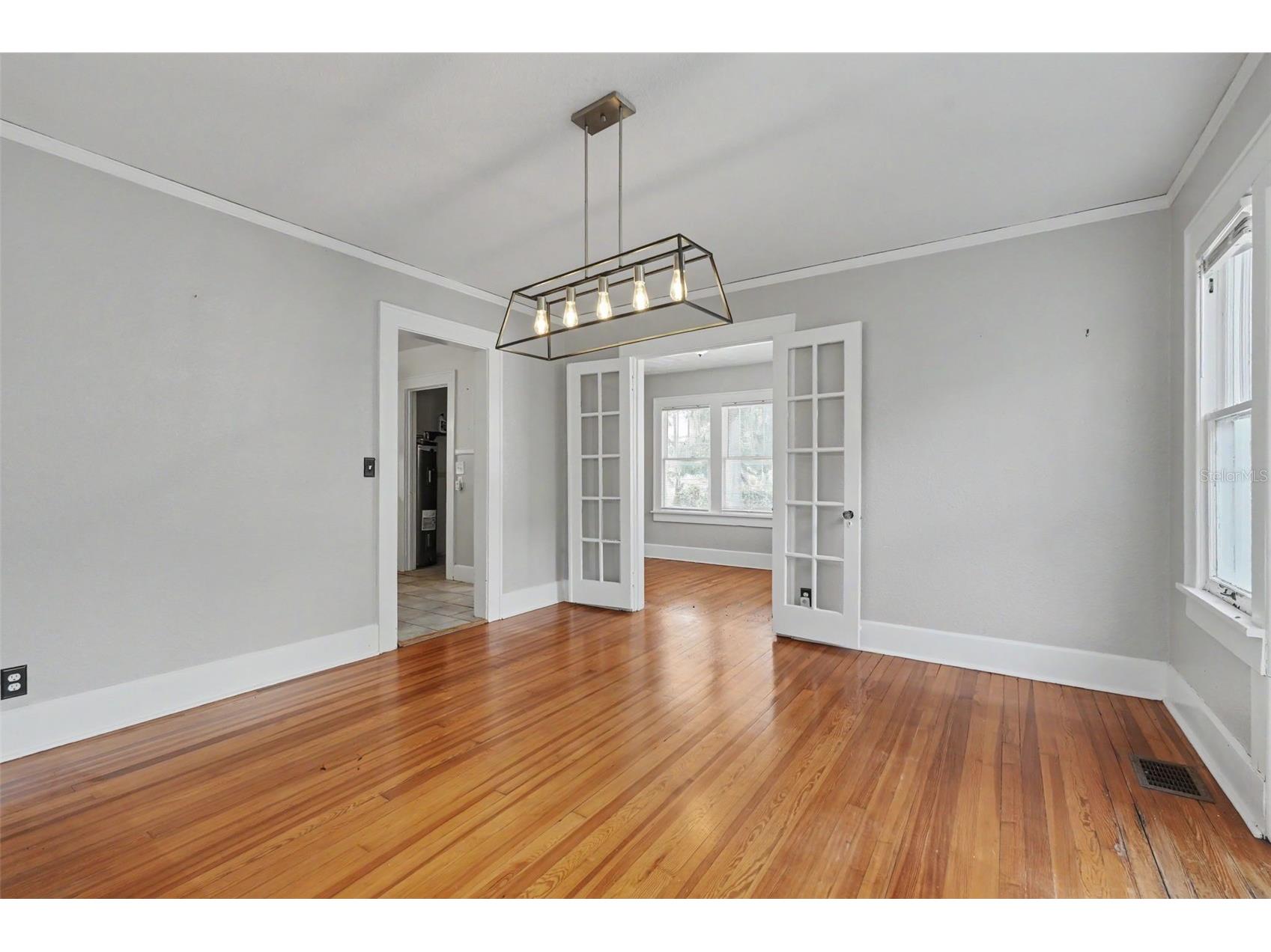 5441 1st Avenue N Saint Petersburg FL 33710 TB8524294 image16