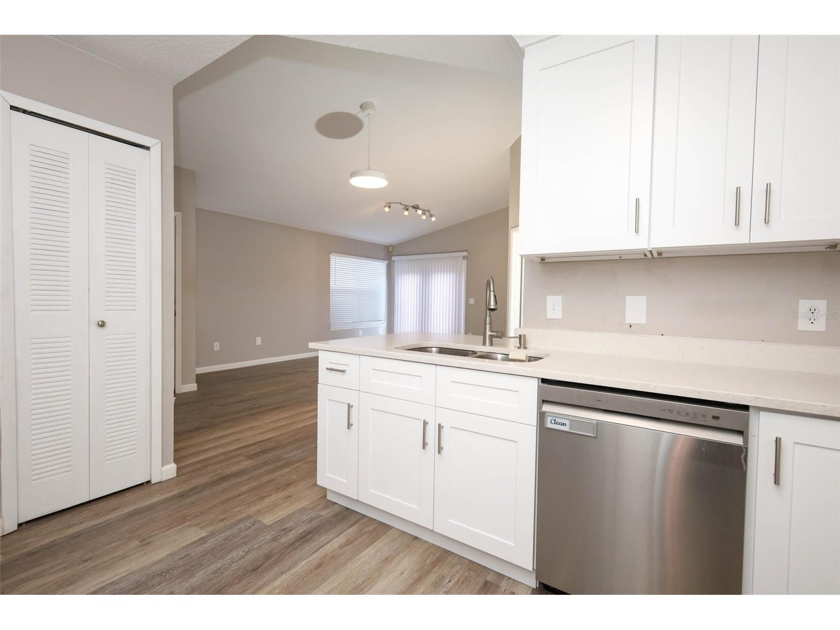 5443 Blueberry Drive Orlando FL 32811 O6420810 image13