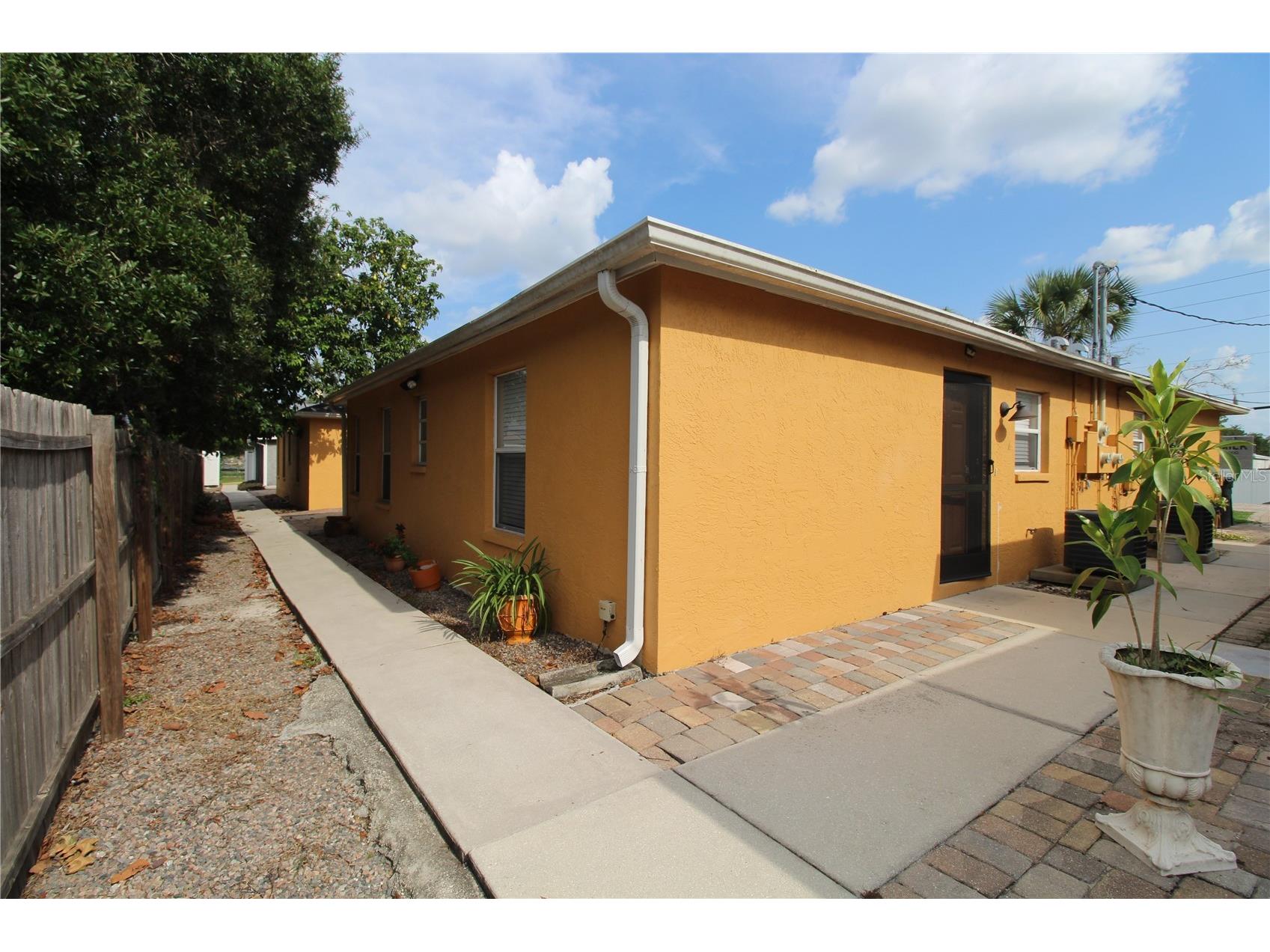 5445 Altoona Street Sarasota FL 34232 A4695776 image1